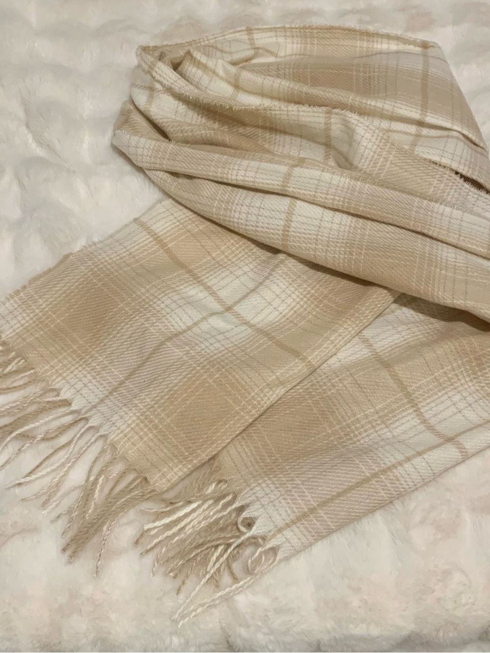Steve Madden Beige and White Scarf